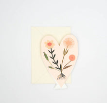 Load image into Gallery viewer, Hadley paper goods heart greetings card
